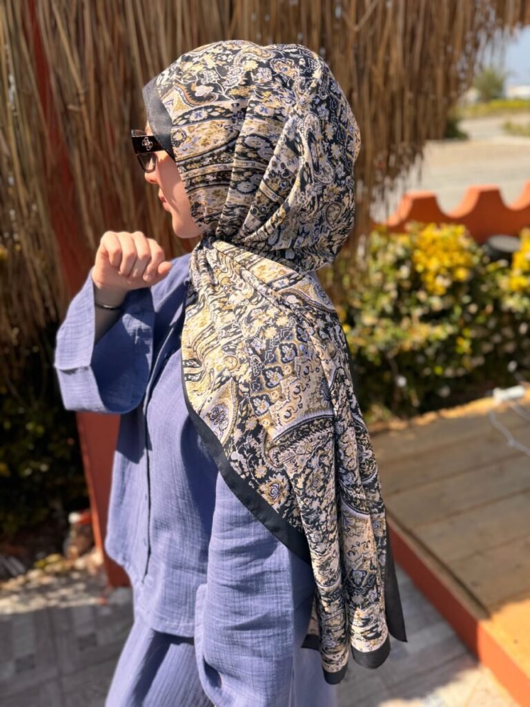 Etnik Desenli Lacivert Şal